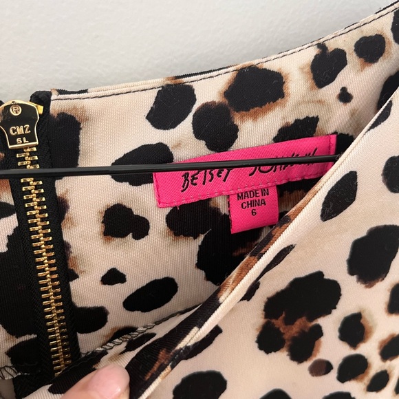 BETSEY JOHNSON leopard print dress. NWT. sz 6. - Picture 2 of 5